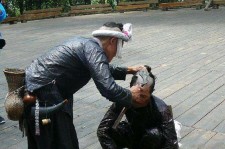 沙河欲带老伴游遍中国(带着老伴去旅游)