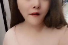 沙河美院系花兼职死商务模特(美院系花兼职商务模特第2部一边看球一边玩)