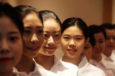 沙河私人伴游招聘 度假区万元月薪招“泳装伴游”