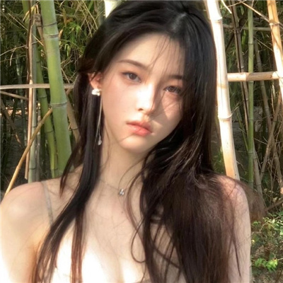 沙河与商务伴游共进晚餐，愉快的营业会谈起头了