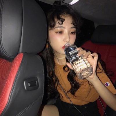 沙河伴游玩耍享受异国风情的美妙光阴