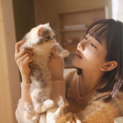 沙河伴游女生邓珊珊的资料