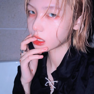 沙河伴游女生樱花漫舞的资料