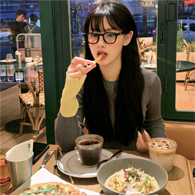 沙河伴游女生娄婷的资料