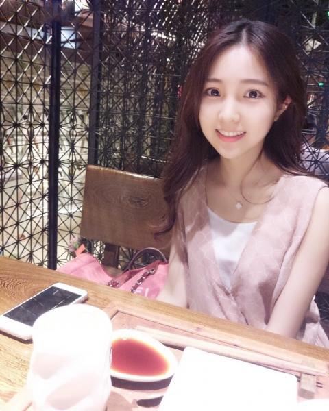 中国伴游视频(丝瓜秋葵草莓鸭脖视频)