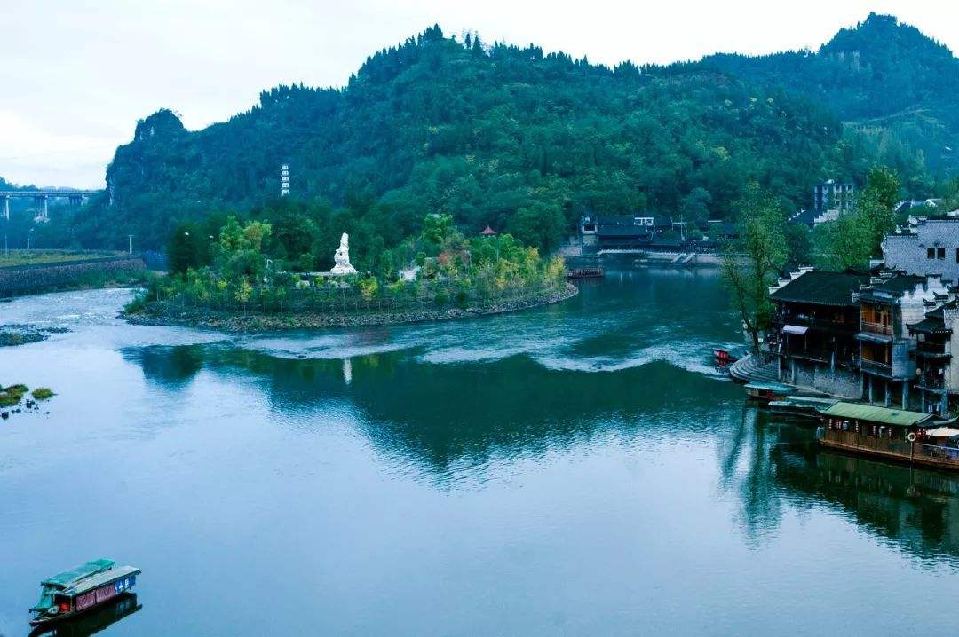 伴游中国带你去湘西(湘西跟团旅游)